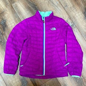 The North Face girls puffer jacket!